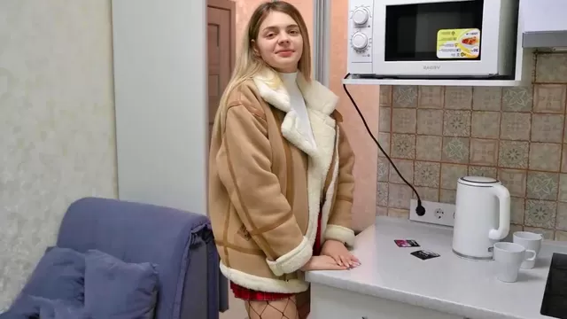 Русская парочка из Москвы шпилится в ванной перед учебой - секс порно видео