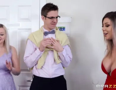 Леха Маетный трахает большую жопу брюнетки которая любит русские члены