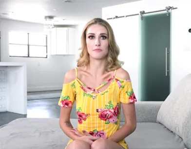 Агент нашел девушку для порно кастинга и трахнул ее на камеру