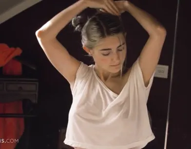 Для парня с Рублевки красотка Тини Тин просто королева секса!