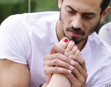 Шикарная милфа Настя Ивлеева - учится обращаться с царскими елдаками