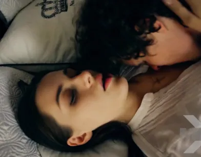 Брат помог сводной сестре познать премудрости мужского соблазнения