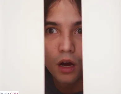 Подглядывал за мастурбацией грудастой тетки и попался