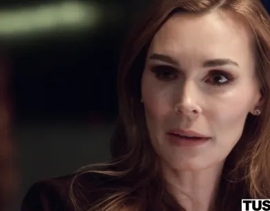 Ни одна девушка не уйдет от идеального трахера, даже эта красотка