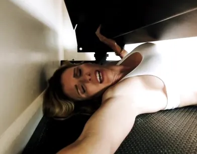 Шикарная мамочка вместо помощи получила от пасынка великолепный анал