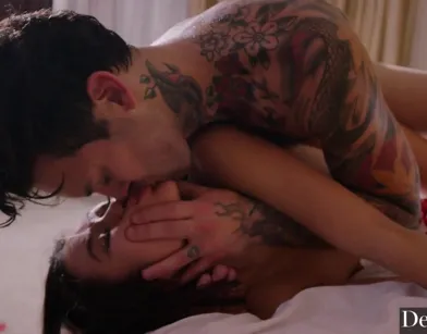 Татуированный чувак становится очередной жертвой вагинального обмана