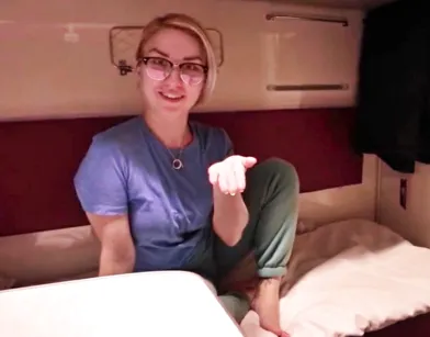 Знакомство в поезде и секс - так развлекается современная молодежь